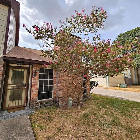 Centrally Located Houston Retreat! Sleeps 8, 10 Min To Downtown, Free Parking Eksteriør billede