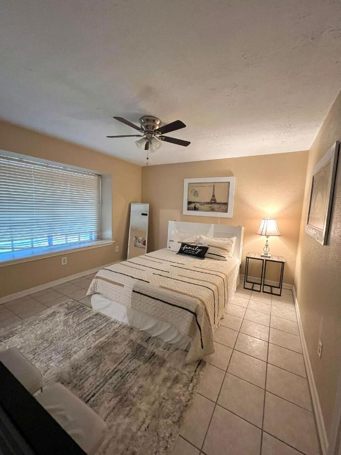 Centrally Located Houston Retreat! Sleeps 8, 10 Min To Downtown, Free Parking Eksteriør billede