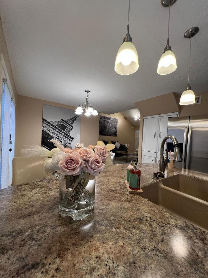 Centrally Located Houston Retreat! Sleeps 8, 10 Min To Downtown, Free Parking Eksteriør billede
