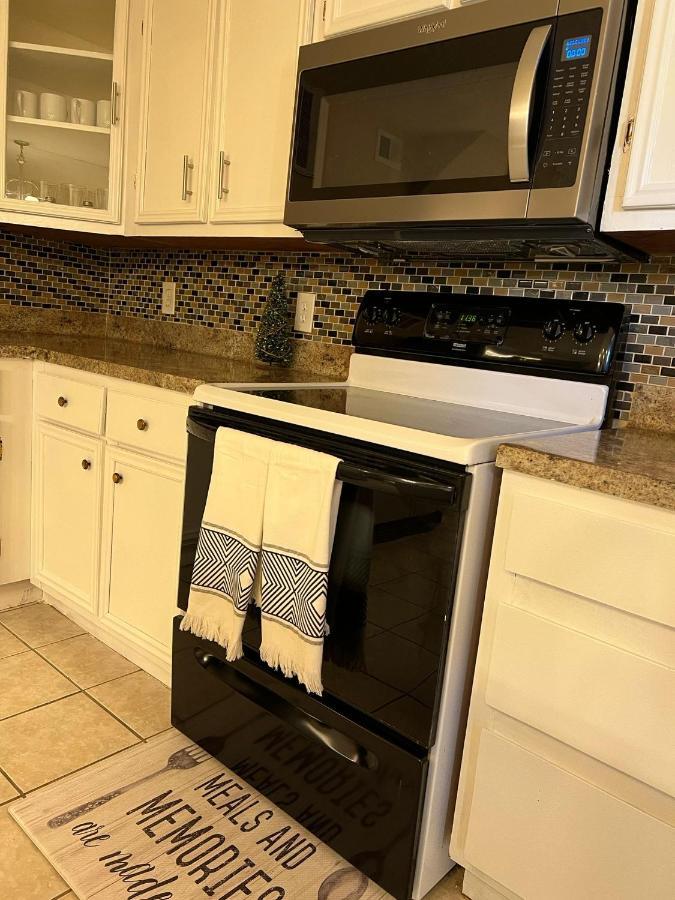 Centrally Located Houston Retreat! Sleeps 8, 10 Min To Downtown, Free Parking Eksteriør billede