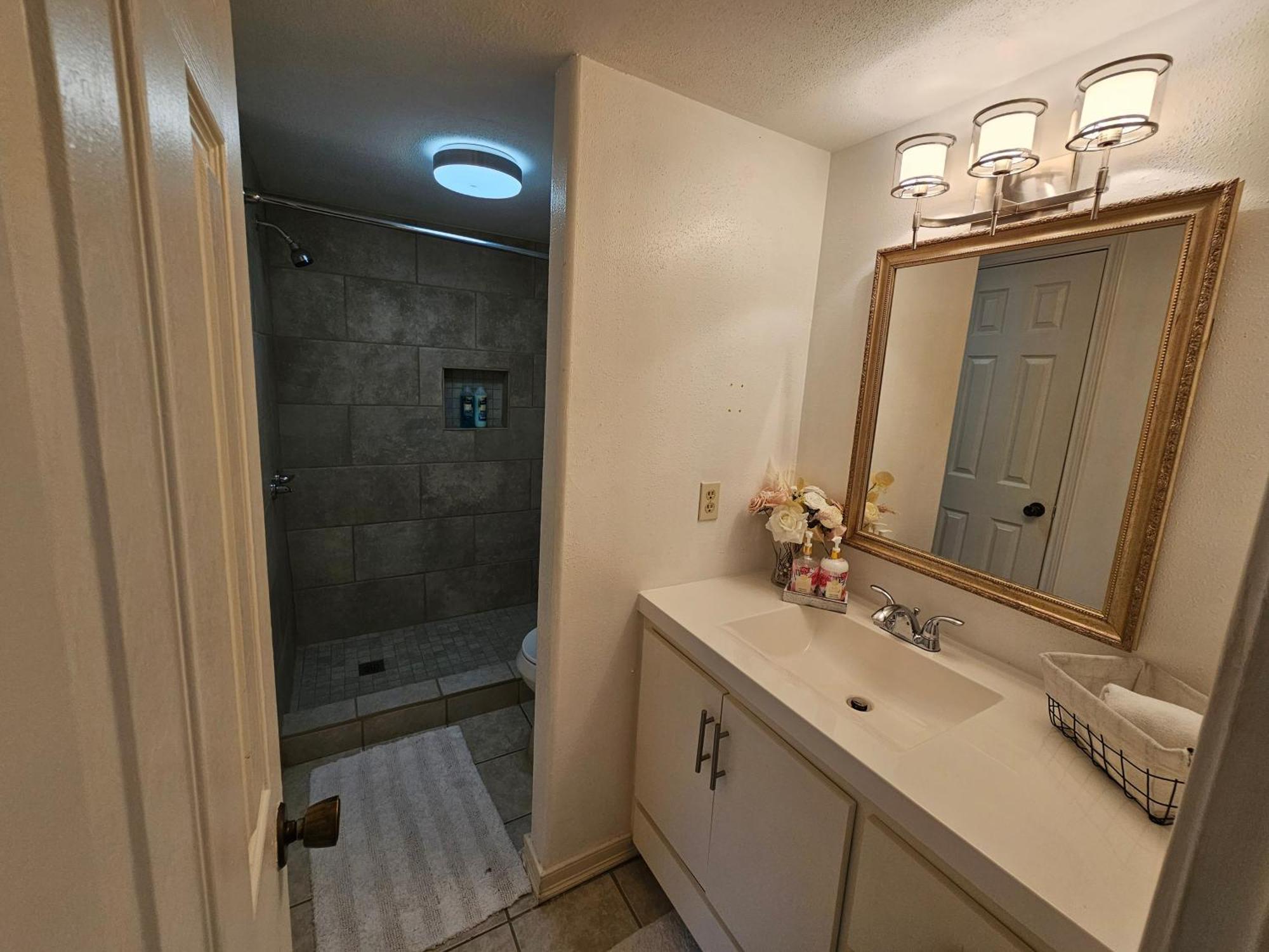 Centrally Located Houston Retreat! Sleeps 8, 10 Min To Downtown, Free Parking Eksteriør billede