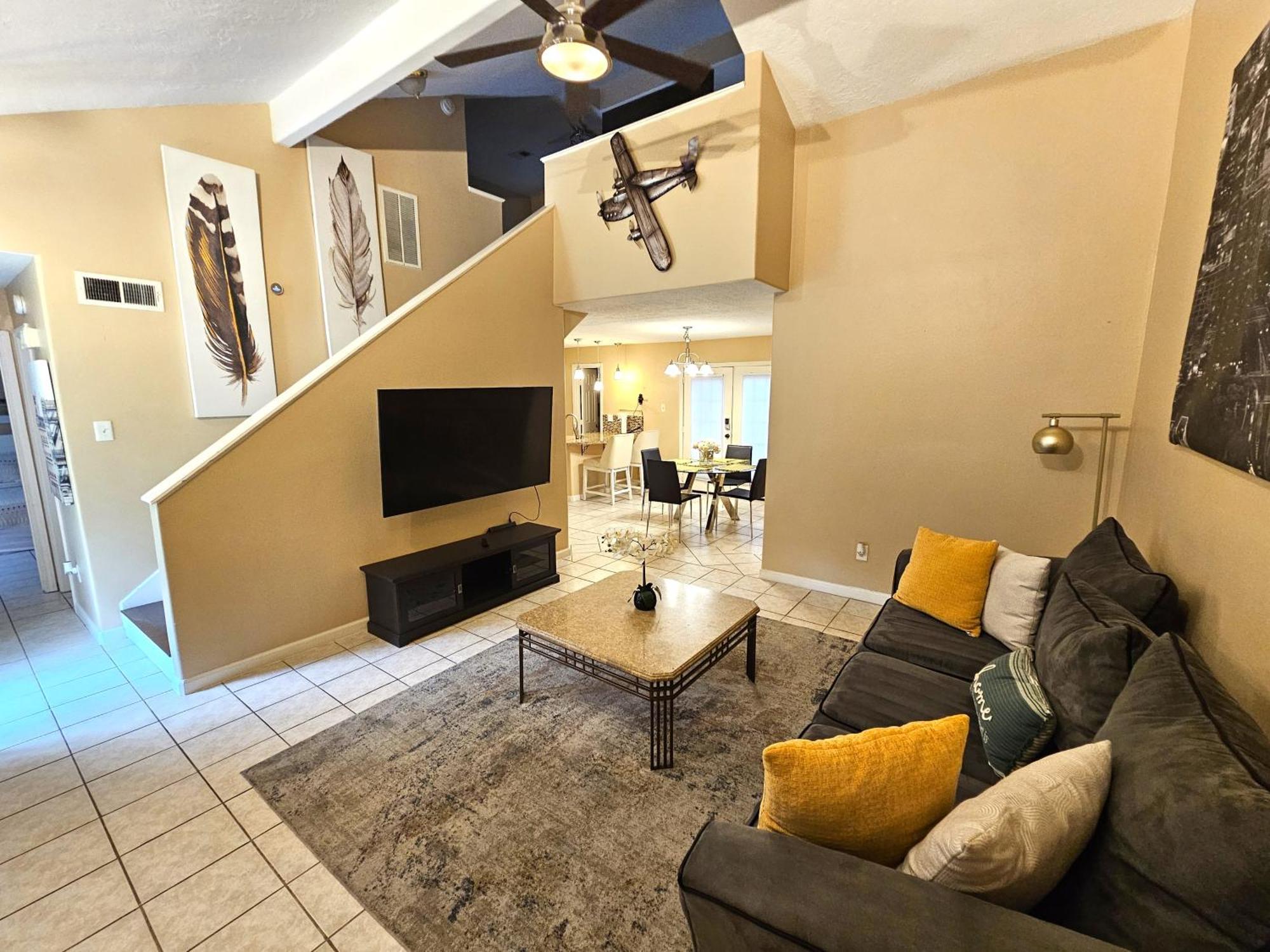 Centrally Located Houston Retreat! Sleeps 8, 10 Min To Downtown, Free Parking Eksteriør billede